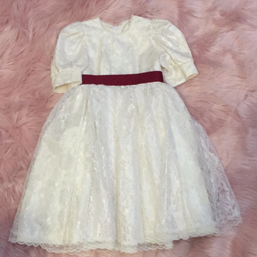 Gorgeous lace girls dress